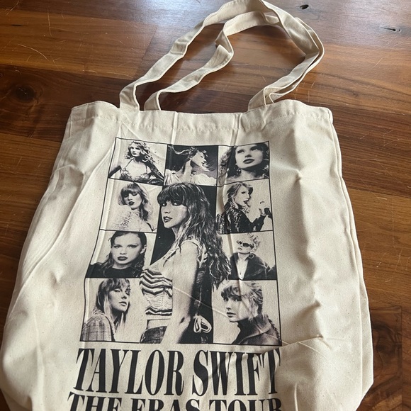 COMPLETE Taylor Swift Eras Tour VIP Denver - Picture 8 of 12